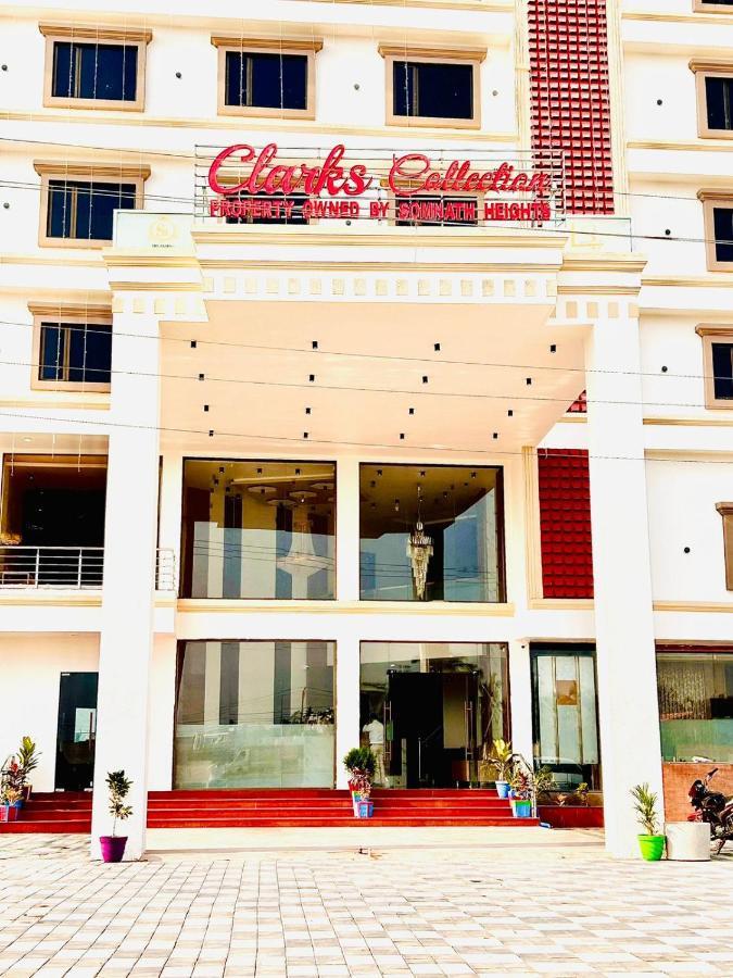 ホテル Clarks Collection Somnāth エクステリア 写真